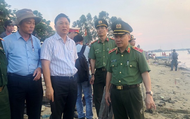 Vụ lật ghe 5 người mất tích: Đã tìm được 2 thi thể