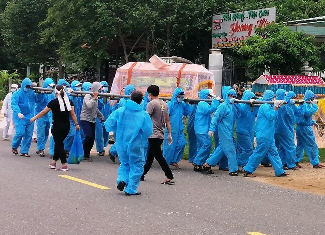 Đám tang trong vùng dịch COVID-19