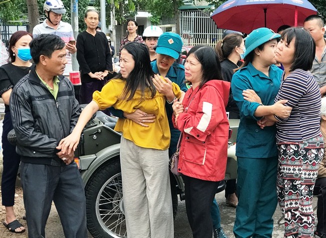 Người thân chiến sĩ Đoàn 337 nóng lòng chờ nhìn mặt lần cuối