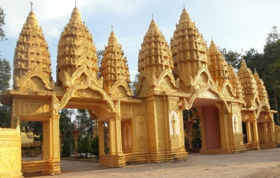 Cận cảnh dinh thự lớn nhất Nam Bộ của đại gia Trầm Bê