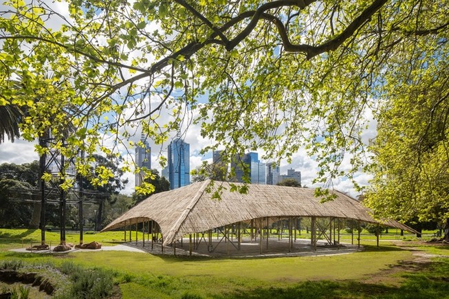 Nhà tre siêu đẹp giữa công viên của triệu phú Australia