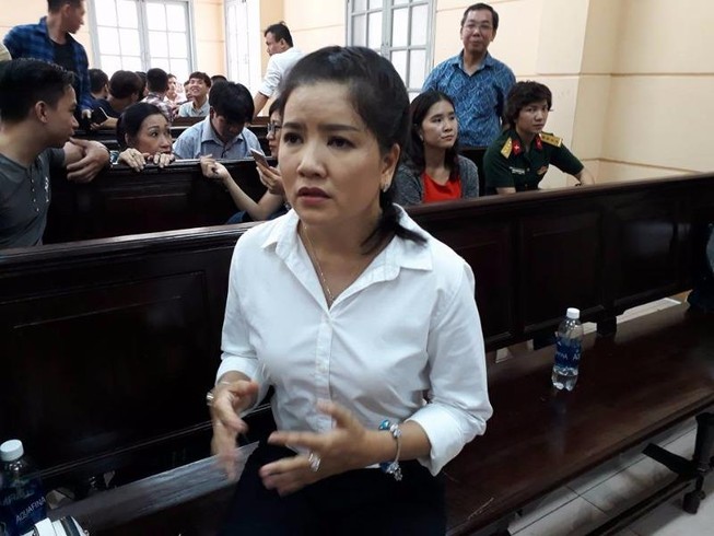 Lộ biên bản nội tình vụ Ngọc Trinh kiện nhà hát