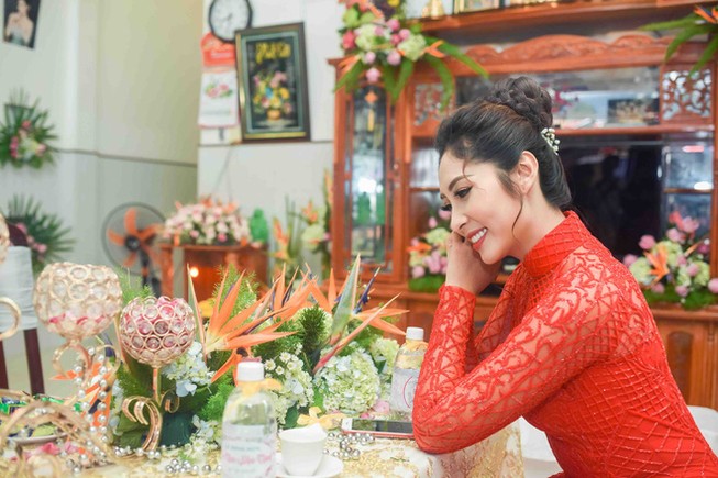 Hoa hậu Đặng Thu Thảo làm lễ đính hôn tại quê Cần Thơ