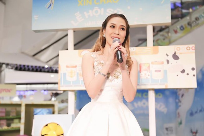 Mỹ Tâm, Bùi Anh Tuấn tham gia lễ hội sữa bảo vệ môi trường