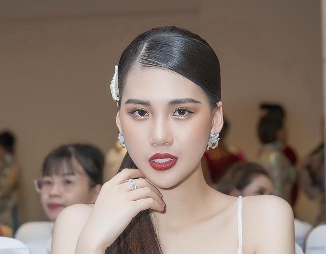 Nghệ sĩ Trịnh Kim Chi nói gì về các người đẹp công sở?