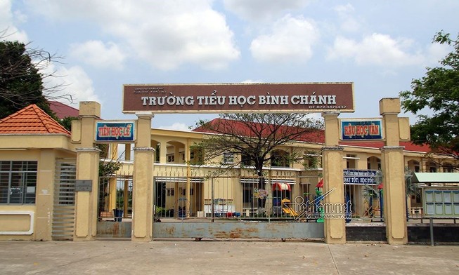 Vụ cô giáo quỳ: Hiệu trưởng bị cho xuống làm giáo viên
