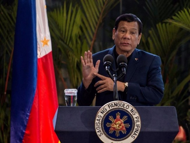 Ông Duterte lại bỡn cợt về cưỡng hiếp