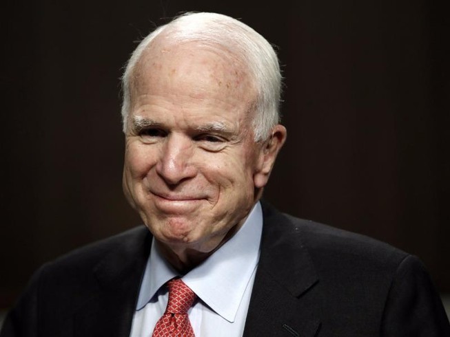 Nghị sĩ McCain trở lại làm việc sau phẫu thuật ung thư