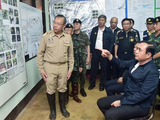 Lãnh đạo thế giới vui với tin đội bóng nhí Thái Lan được cứu