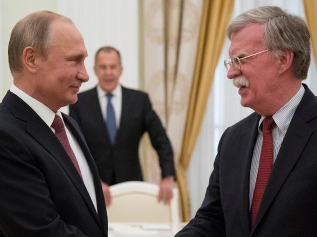 Mặc trừng phạt, Mỹ vẫn gặp Nga bàn hậu thượng đỉnh Trump-Putin