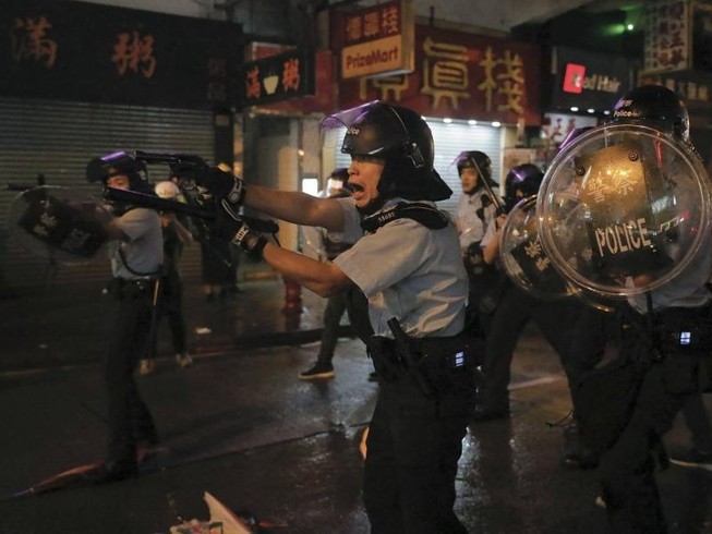 Hong Kong: Cảnh sát có thể nổ súng nếu người biểu tình cố cướp