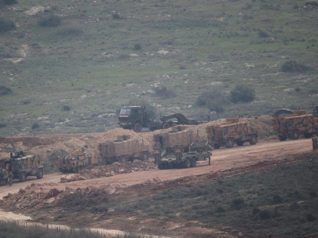 Xe bọc thép, binh sĩ Thổ Nhĩ Kỳ đổ về biên giới với Syria