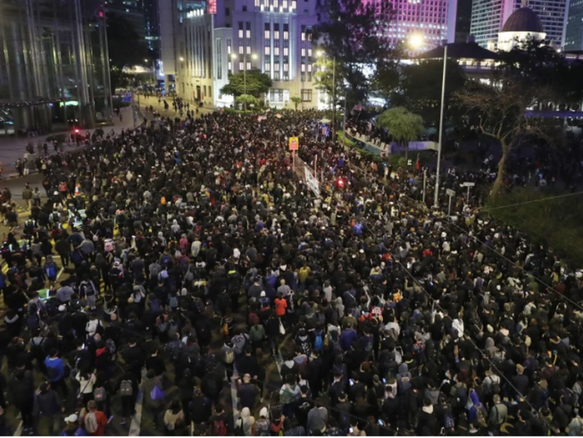 Biểu tình ở Hong Kong ngày 8-12 với quy mô khoảng 800.000 người. Ảnh: SCMP