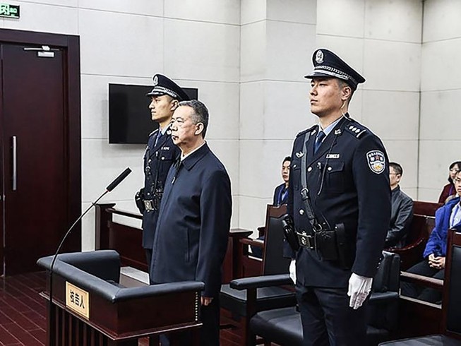 Ông Mạnh Hoành Vĩ bị tuyên án 13 năm rưỡi tù ngày 21-1. Ảnh: AFP