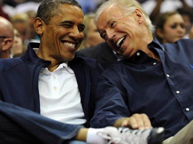 Cựu Tổng thống Barack Obama (trái) và cựu Phó Tổng thống Joe Biden. Ảnh: INDEPENDENT