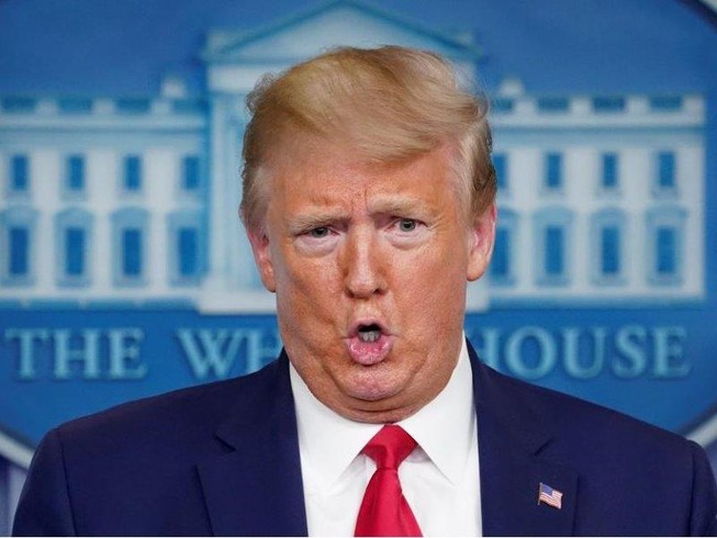 Tổng thống Mỹ Donald Trump đặt niềm tin vào khả năng trị COVID-19 của thuốc chữa sốt rét. Ảnh: REUTERS
