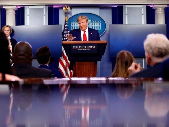 Tổng thống Mỹ Donald Trump vừa ra sắc lệnh tạm ngưng cho phép nhập cư trong 60 ngày. Ảnh: AP