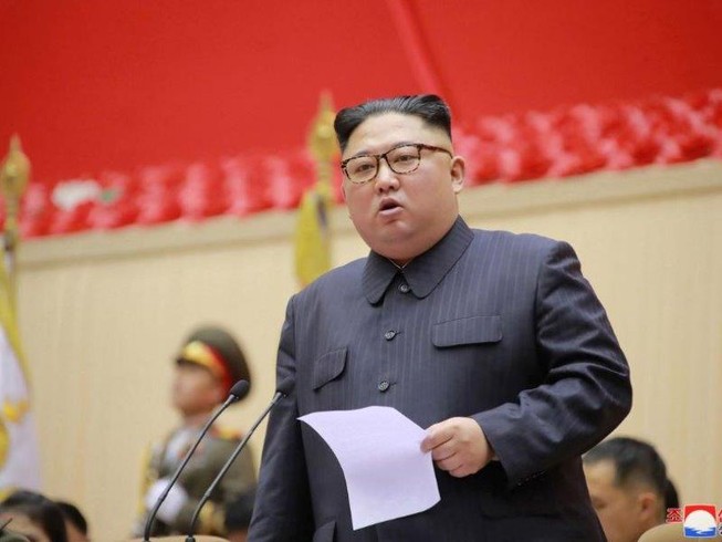 Lãnh đạo Triều Tiên Kim Jong-un chủ trì một cuộc họp quân đội ở Bình Nhưỡng. Ảnh do KCNA công bố ngày 27-3