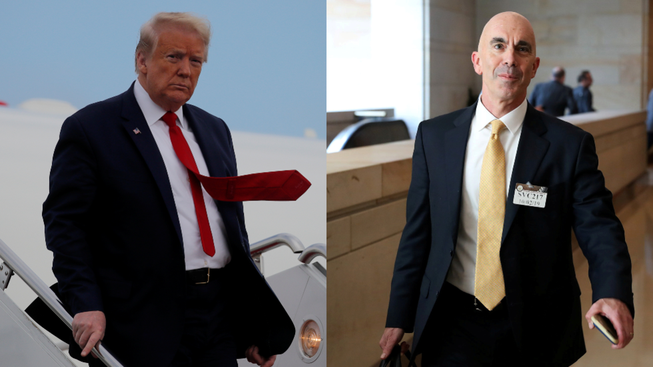 Tổng thống Donald Trump (trái) và Tổng Thanh tra Bộ Ngoại giao Steve Linick (phải). Ảnh: REUTERS