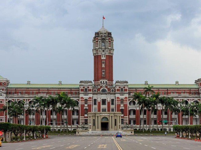 Quân đội Trung Quốc dựng dinh lãnh đạo Đài Loan để tập trận