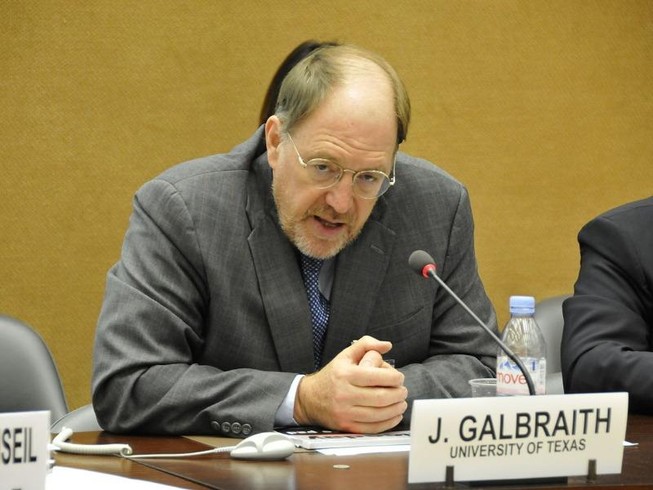 Nhà kinh tế học James K. Galbraith.