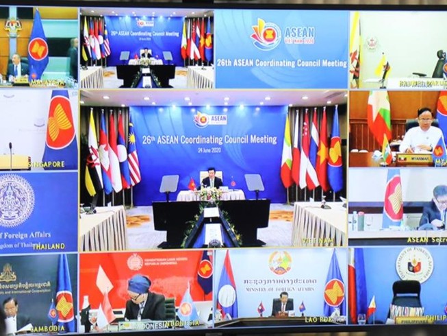 Hội nghị trực tuyến Bộ trưởng Ngoại giao ASEAN không chính thức ngày 24-6. Ảnh: FACEBOOK