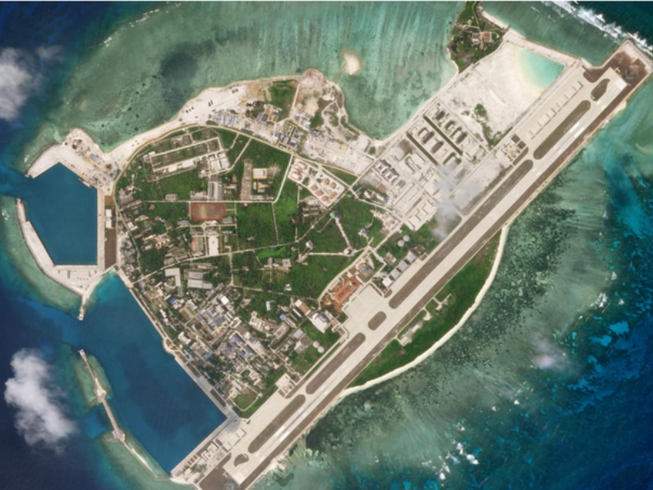 Đảo Phú Lâm thuộc quần đảo Hoàng Sa của Việt Nam bị Trung Quốc chiếm đóng và cải tạo trái phép. Ảnh: REUTERS