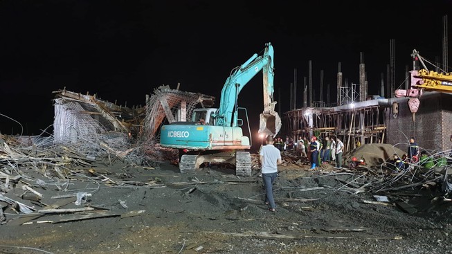 Cây xăng bị sập, 8 người thương vong là xây không phép