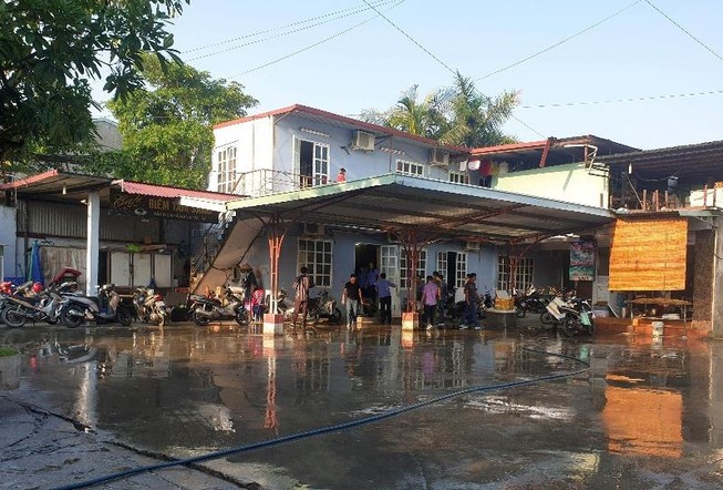 Hải Phòng: Phục vụ quán ăn nghi đâm chết bạn rồi tự sát