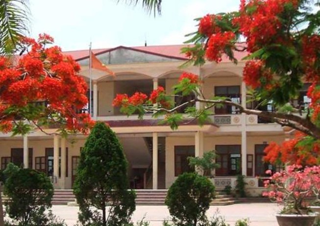 Dọn phòng thí nghiệm, 2 cô giáo bị bỏng nặng
