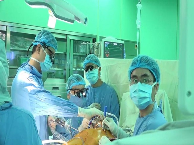 200 ca mổ tim ít xâm lấn: 'Đẳng cấp trung tâm tim mạch'