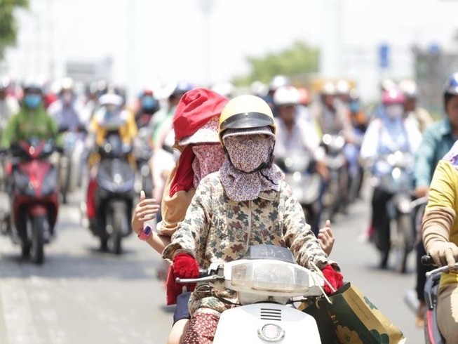 Một bác sĩ đột quỵ ngay trên sân bóng