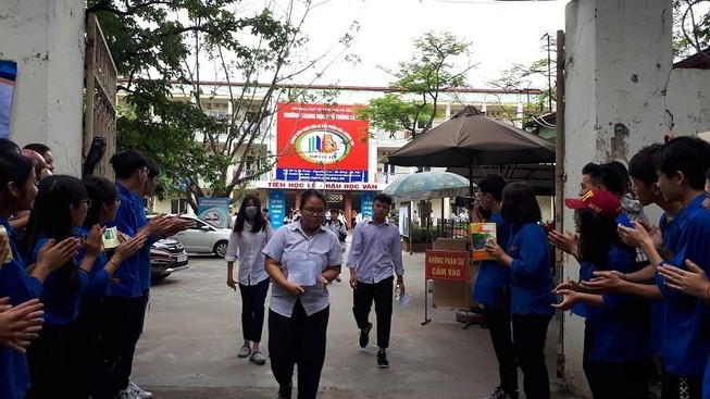Hà Nội: 6 HS vi phạm quy chế, 3 HS bị 'bắt' do mang tài liệu