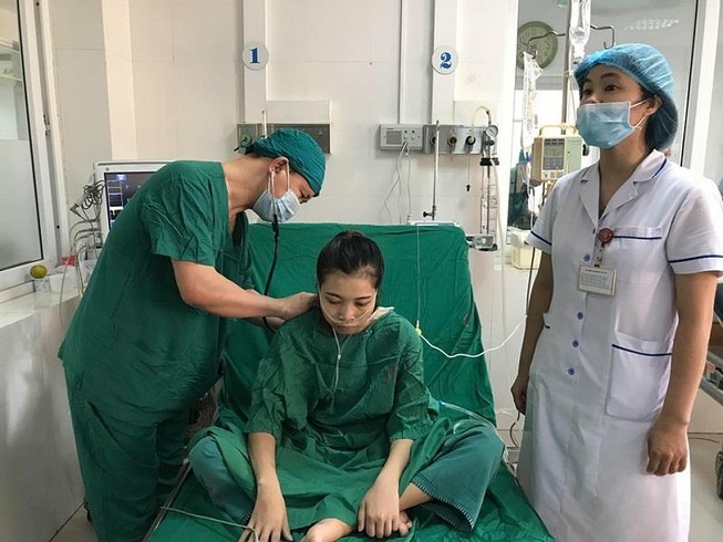 3 bệnh viện hợp sức cứu cô gái 'ngàn cân treo sợi tóc'