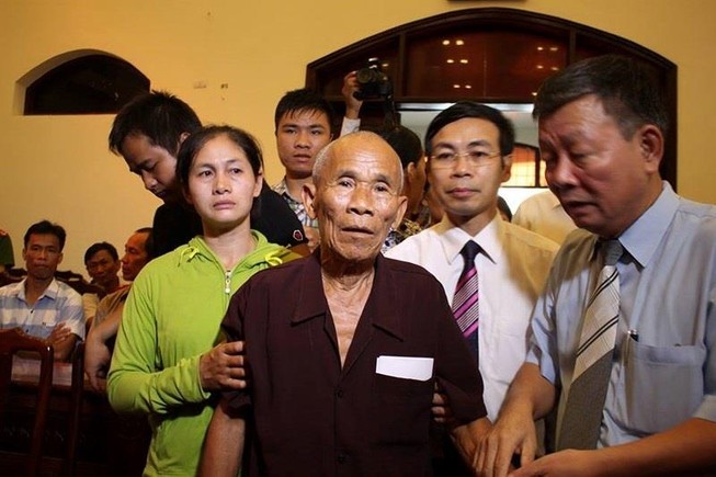 Lùm xùm vụ cụ ông không nhận đủ 6,7 tỉ tiền bồi thường oan