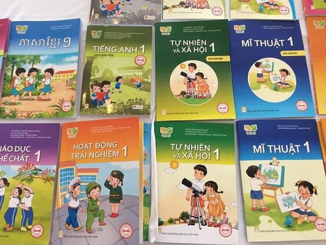 Bộ Giáo dục phê duyệt thêm 7 sách giáo khoa lớp 1