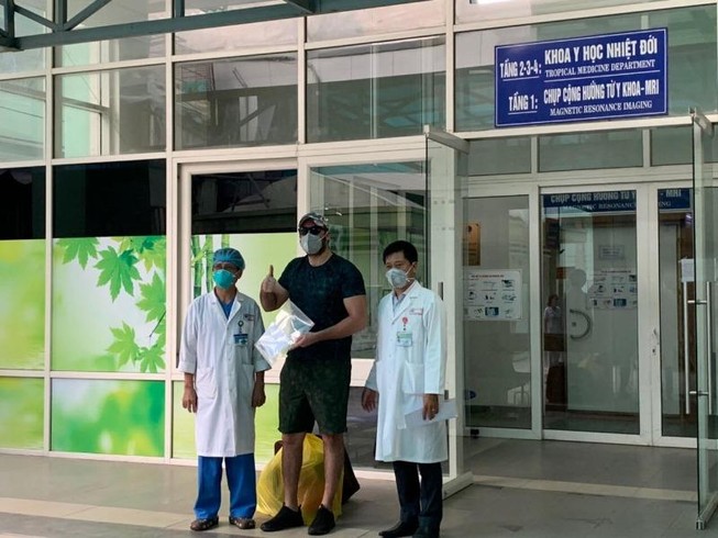 Thêm 5 bệnh nhân mắc COVID-19 được công bố khỏi bệnh