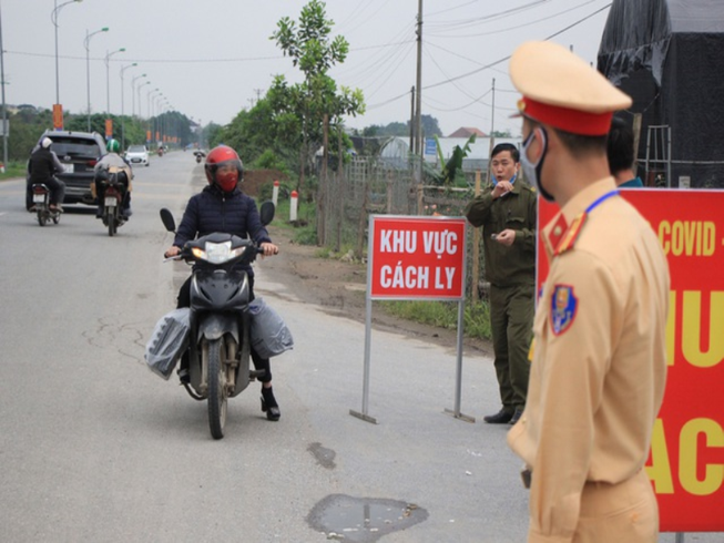 Bà bầu bị vỡ thai ngoài tử cung tại ổ dịch Hạ Lôi
