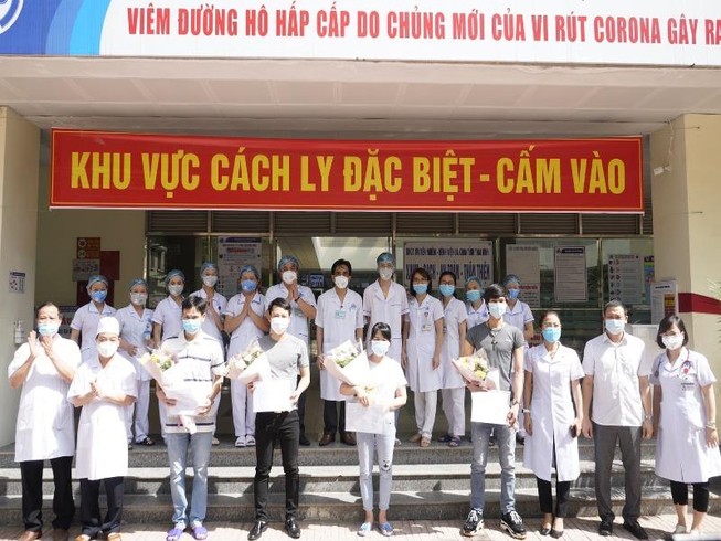 Thêm 4 bệnh nhân COVID-19 được công bố khỏi bệnh
