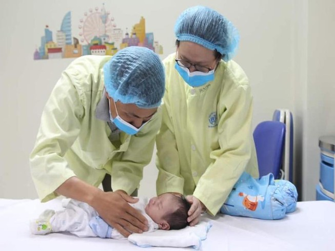 Phẫu thuật tim cho bệnh nhi vừa lọt lòng được 15 giờ