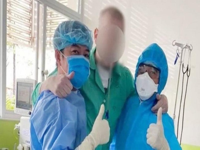 Hội chẩn 3 miền cho phi công người Anh chuẩn bị về nước