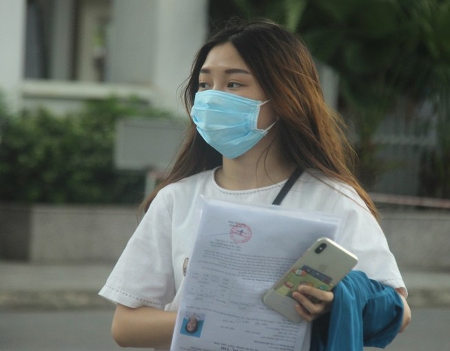 Ngày thi tốt nghiệp THPT đầu tiên: 13 thí sinh bị đình chỉ
