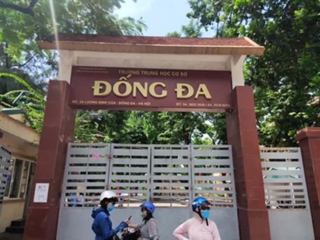 Học sinh lớp 8 rơi từ tầng 2 trong giờ ra chơi