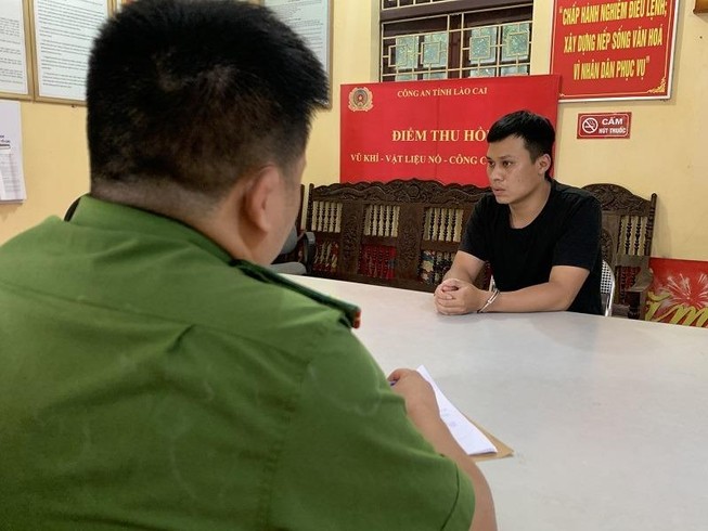 Bắt kẻ dùng dao đâm 2 công an bị thương