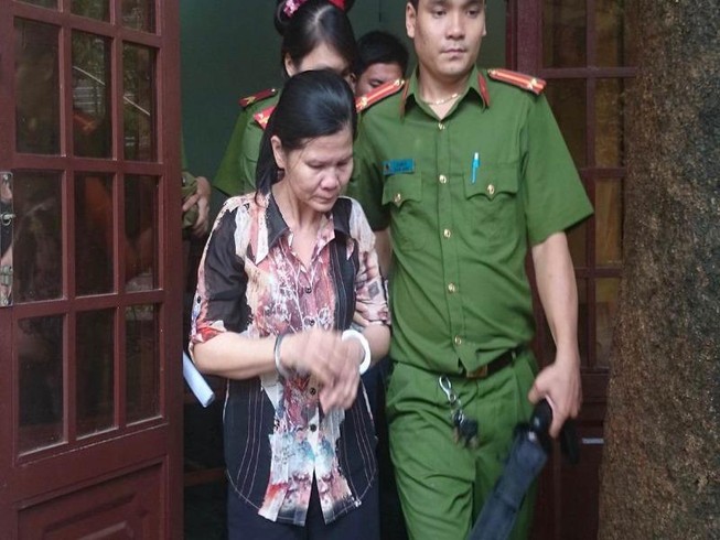 Lãnh án chung thân vì... gửi heroin cho mẹ