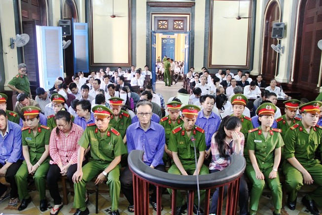 Giữ 3 án chung thân vụ hải quan tiếp tay doanh nghiệp