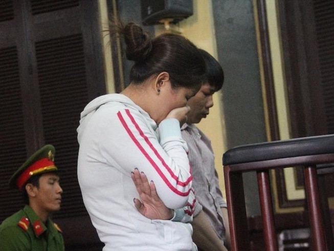 Lãnh án vì giúp trai ngoại lừa phụ nữ