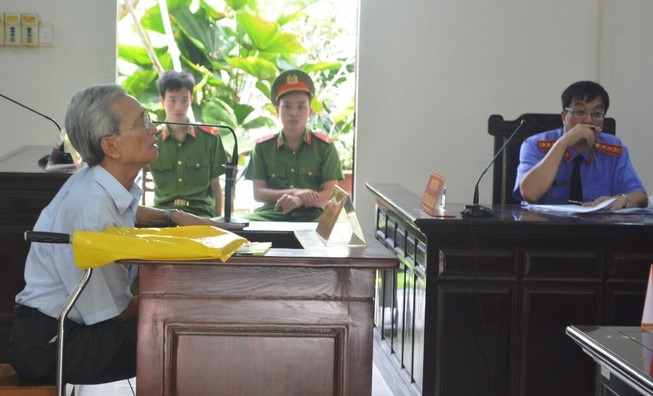3 thẩm phán xử Nguyễn Khắc Thủy dâm ô có trách nhiệm như nhau