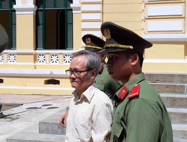 Công chứng viên bị tù vì tham gia tổ chức lật đổ chính quyền