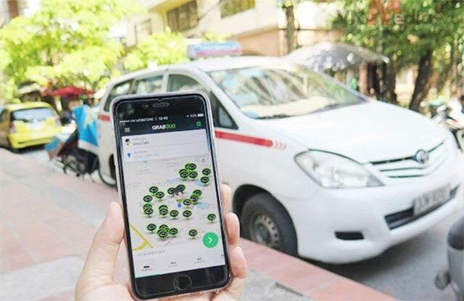 Tình trạng pháp lý bất lợi của tài xế taxi công nghệ